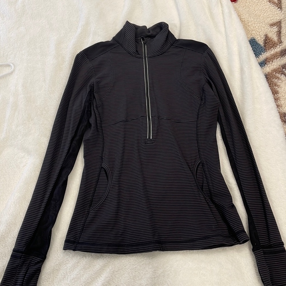 Lululemon half zip! Stripped! Size 8! Great condition!